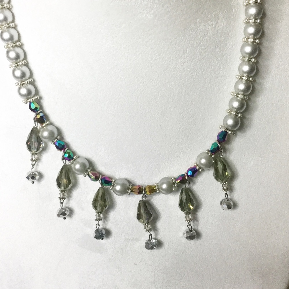 Sliver And Crystal beaded necklace